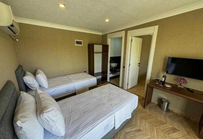 Hotel Gargaron Beach