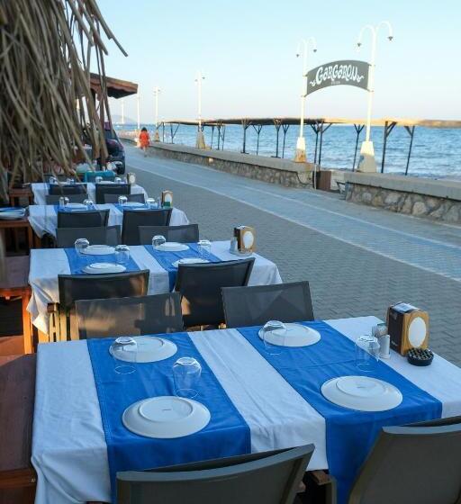 Hotel Gargaron Beach