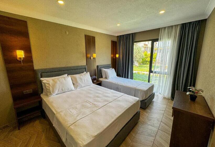 Hotel Gargaron Beach