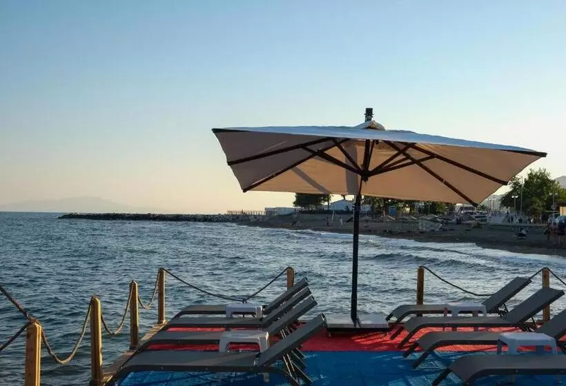 ホテル Gargaron Beach