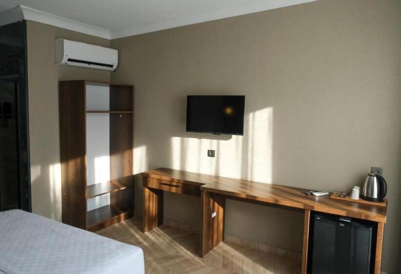 Hotel Gargaron Beach