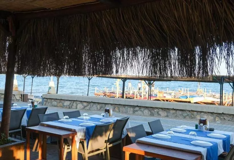 ホテル Gargaron Beach