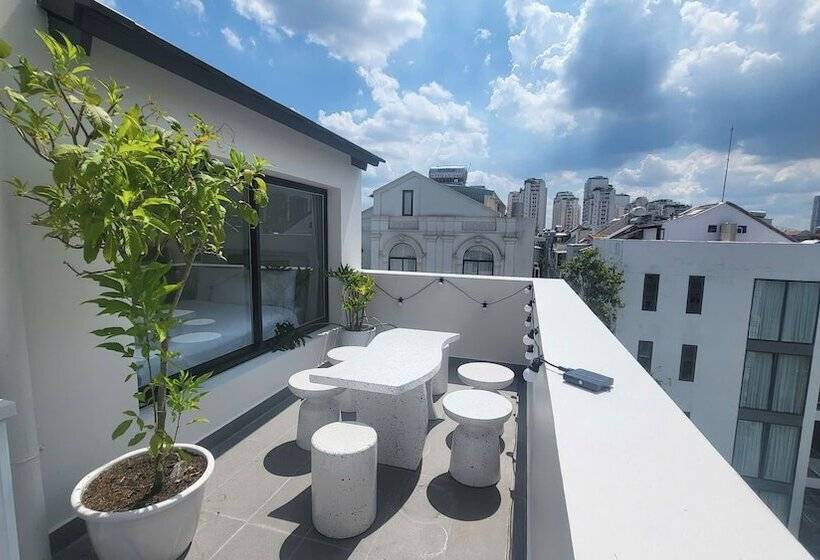 هتل Vista   Phu My Hung