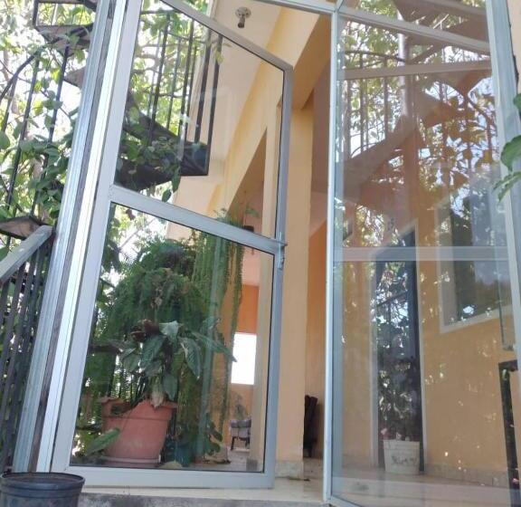 هتل Y Restaurante Verpaz