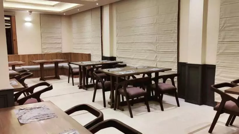 Hotelli Zimskhang Villa