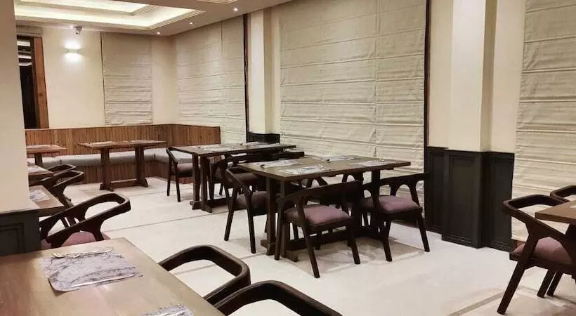 Hotelli Zimskhang Villa