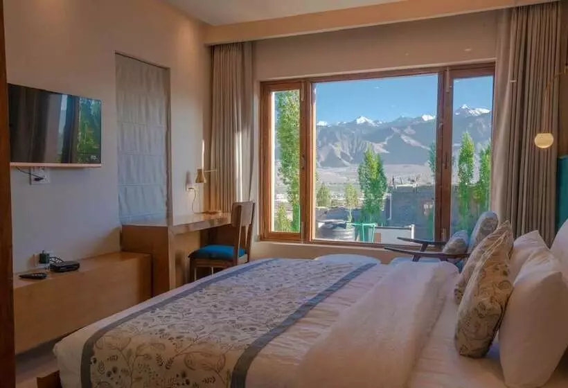 Hotelli Zimskhang Villa