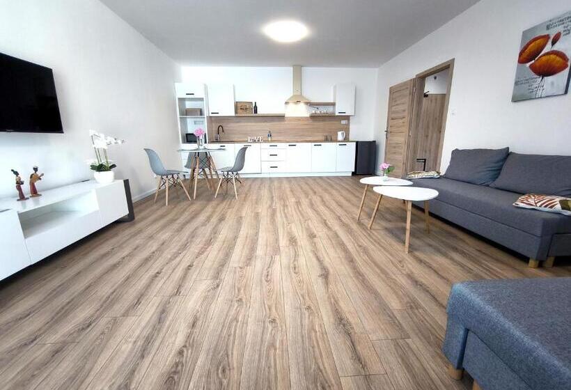 بنسيون Apartmány Karpatia S Privátnym Parkovaním