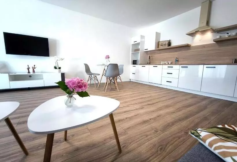 Majatalo Apartmány Karpatia S Privátnym Parkovaním