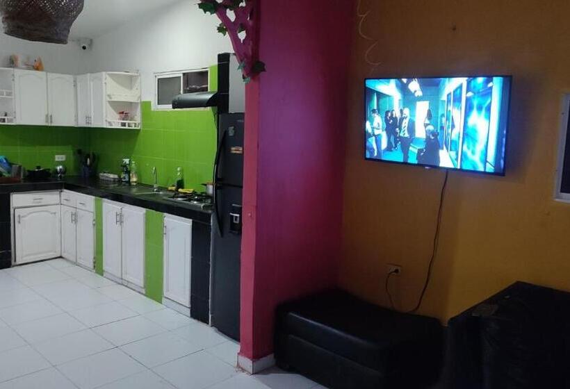 פנסיון Hostal Torices 1