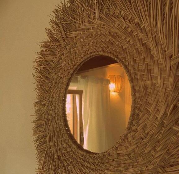 بنسيون Oikos Guesthouse & Rooftop