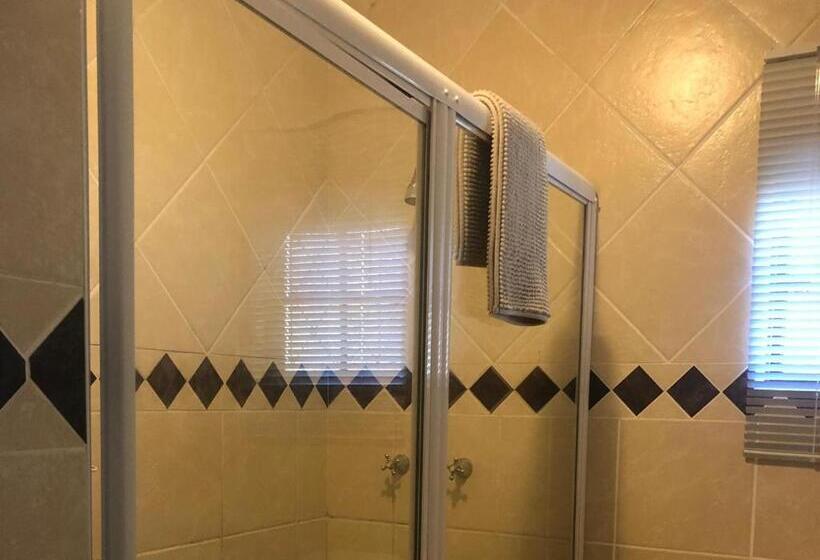 مبيت وإفطار African Dreamz Guest House