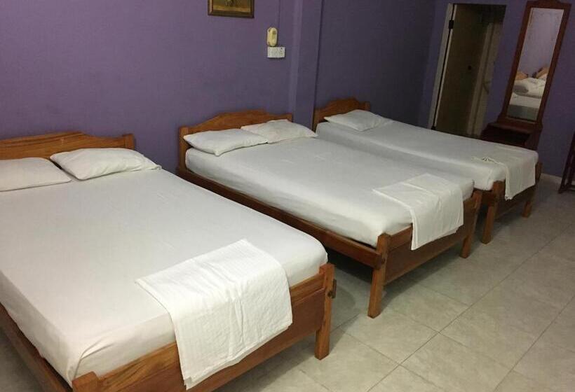 Gnaanams Hotel And Restaurant