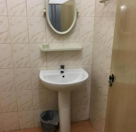 Gnaanams Hotel And Restaurant