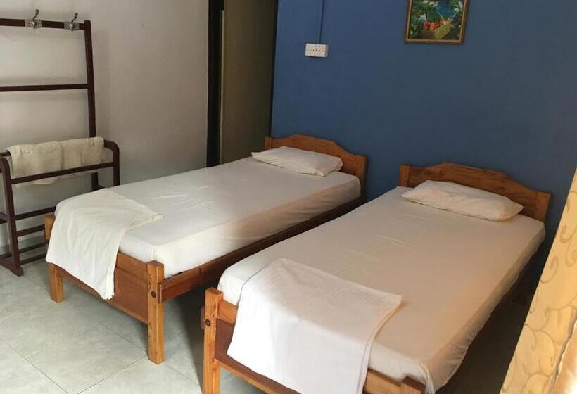 Gnaanams Hotel And Restaurant