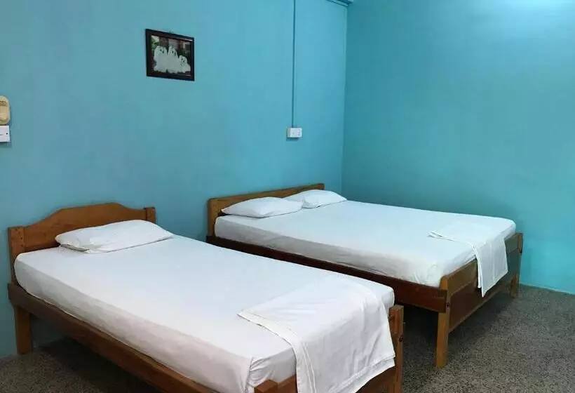Gnaanams Hotel And Restaurant