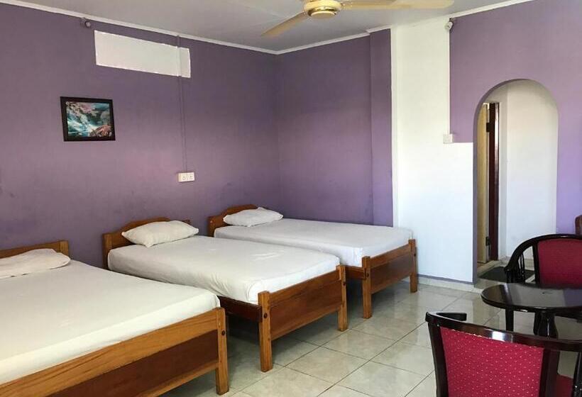 Gnaanams Hotel And Restaurant