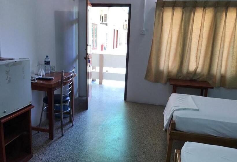 Gnaanams Hotel And Restaurant