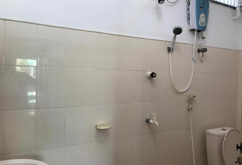 Gnaanams Hotel And Restaurant