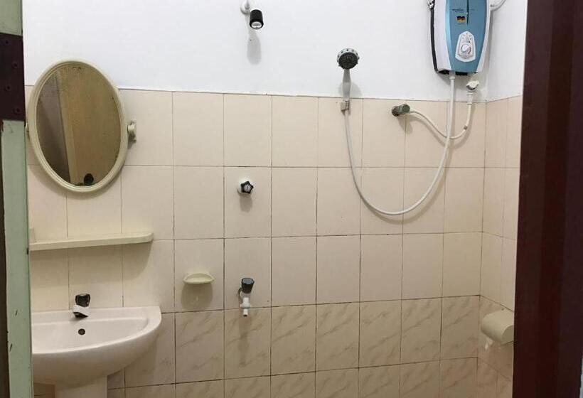 Gnaanams Hotel And Restaurant