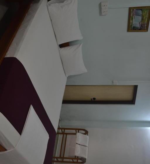 Gnaanams Hotel And Restaurant