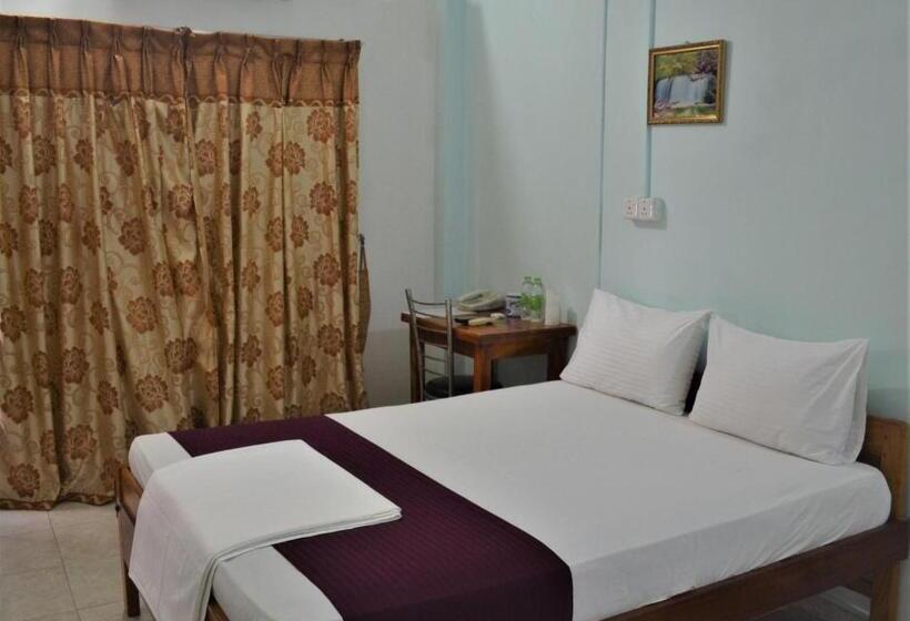 Gnaanams Hotel And Restaurant