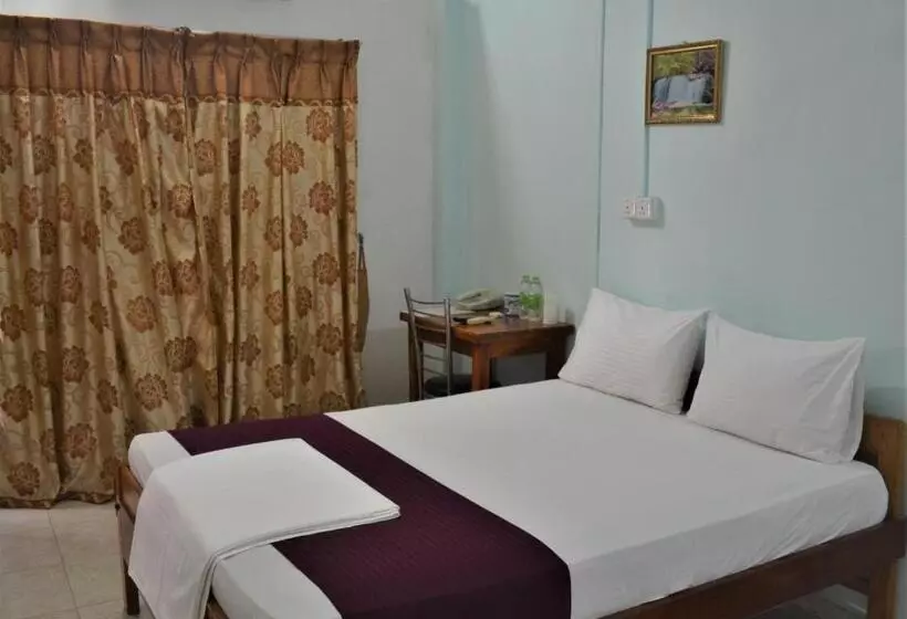 Gnaanams Hotel And Restaurant
