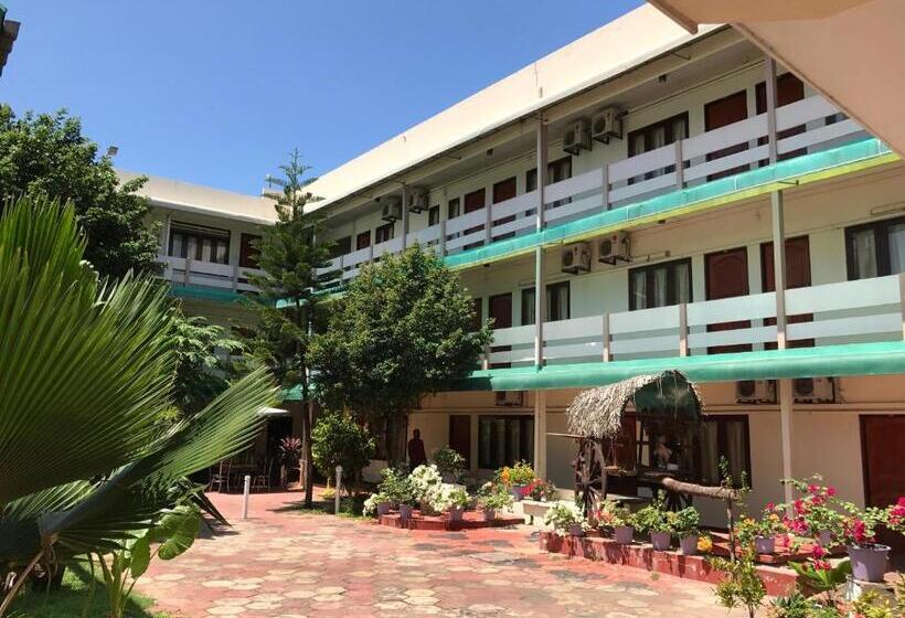 Gnaanams Hotel And Restaurant