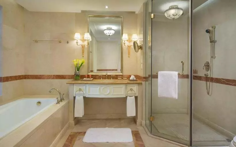 ホテル Crowne Plaza Ocean Spring Resort, An Ihg