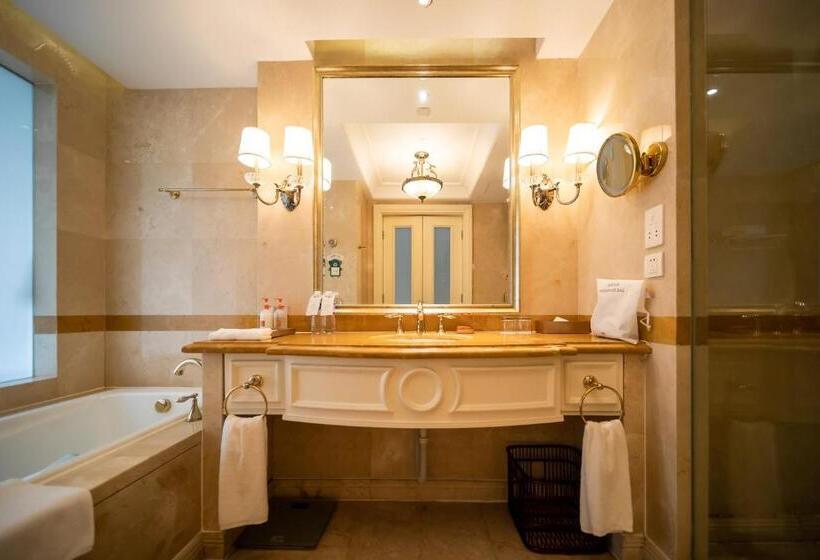 فندق Crowne Plaza Ocean Spring Resort, An Ihg