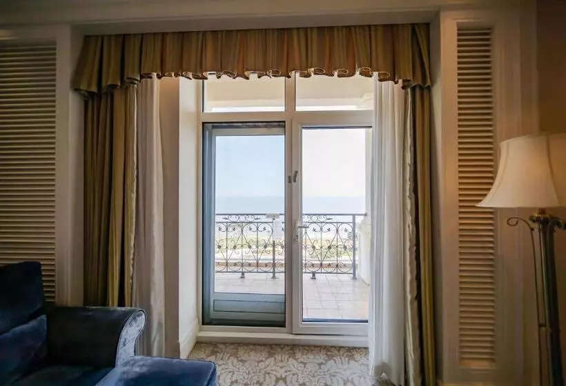 ホテル Crowne Plaza Ocean Spring Resort, An Ihg