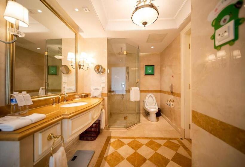 فندق Crowne Plaza Ocean Spring Resort, An Ihg