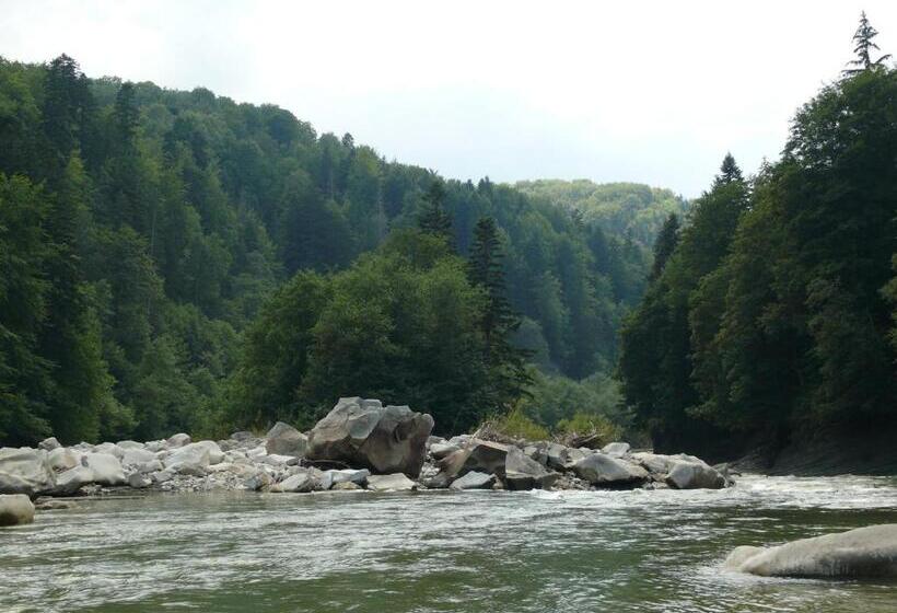 هتل On Dovbush Path