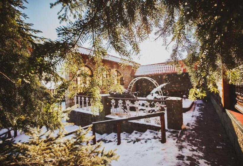 בית מלון כפרי U Yaroslava