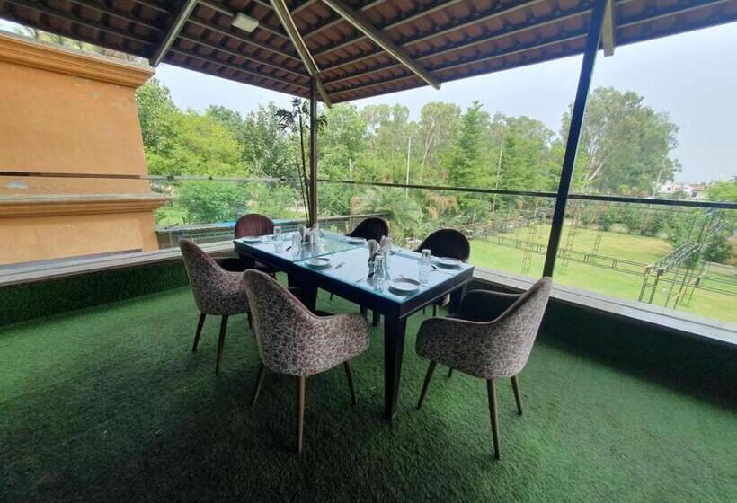 Akash Hotel Managed By Jk Hotels & Resorts