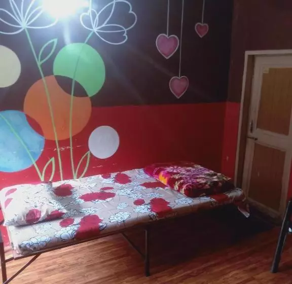 ユースホステル Sanvi Dormitory