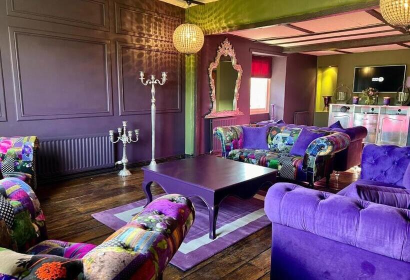 호스텔 The Stagg Inn & Classic Car Experience