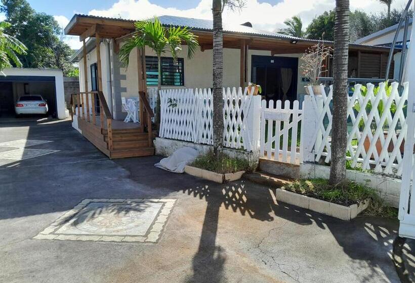 تختخواب و صبحانه La Maison Du Bonheur