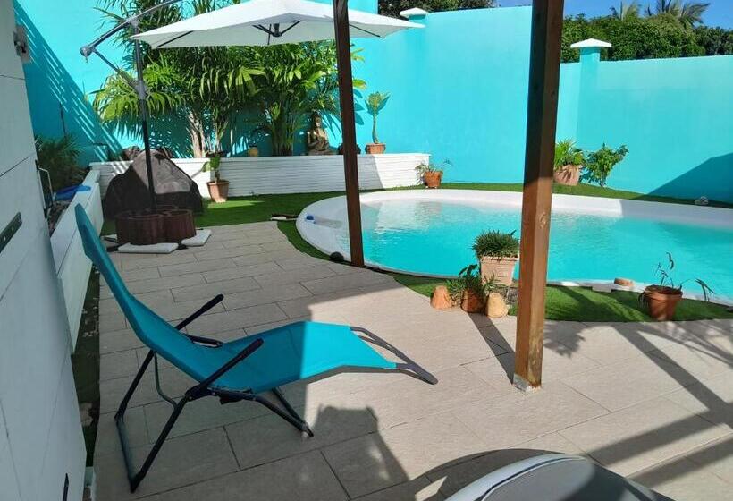 تختخواب و صبحانه La Maison Du Bonheur