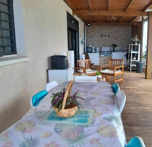 تختخواب و صبحانه La Maison Du Bonheur