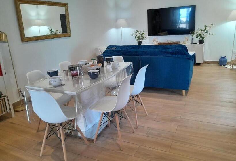 تختخواب و صبحانه La Maison Du Bonheur