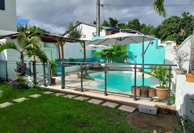 تختخواب و صبحانه La Maison Du Bonheur