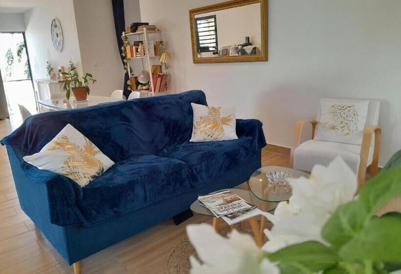 تختخواب و صبحانه La Maison Du Bonheur