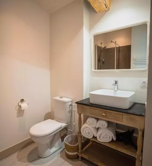 تختخواب و صبحانه La Suite En Ré