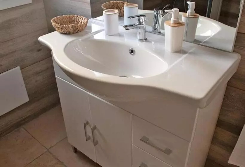 تختخواب و صبحانه Le Casette