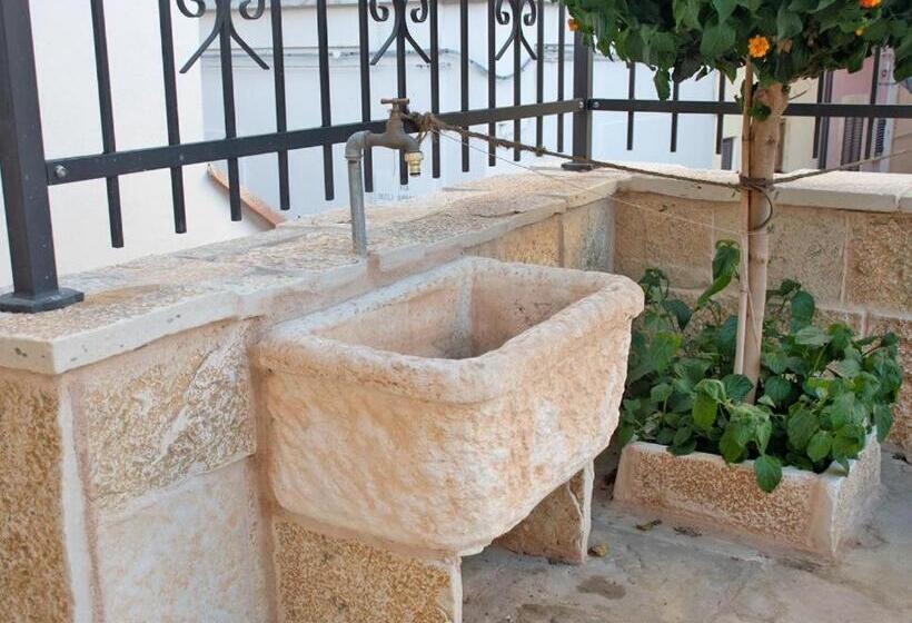 تختخواب و صبحانه Le Casette