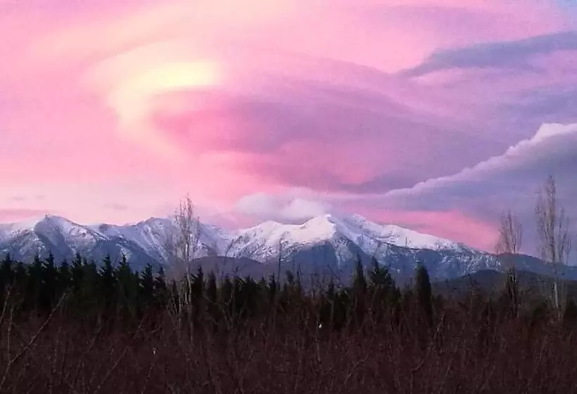 Aamiaismajoitus (B&B) Mas La Mouillere