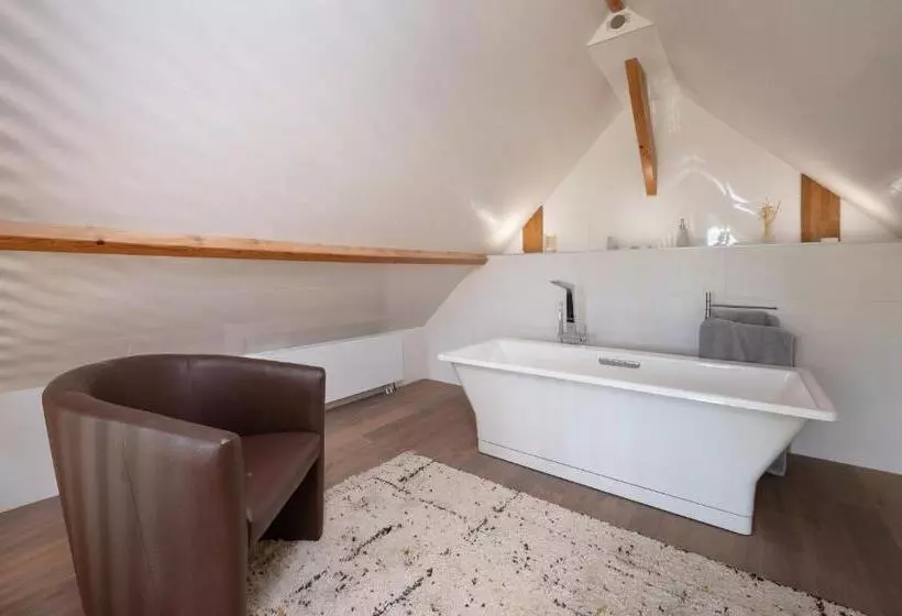 Aamiaismajoitus (B&B) Suite Cathédrale   Ty Castel