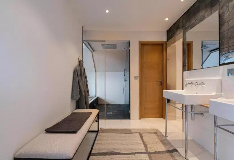 Aamiaismajoitus (B&B) Suite Cathédrale   Ty Castel