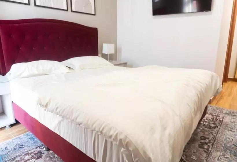 Hotelli Fantazia Oradea   Self Check In & Out